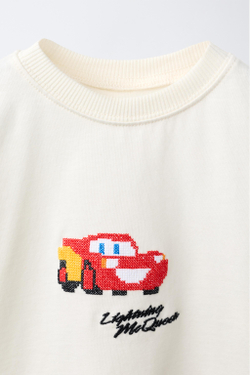 ZARA ФУТБОЛКА С ВЫШИВКОЙ КРЕСТИКОМ CARS LIGHTNING MCQUEEN © DISNEY/PIXAR, ЖЕЛТОВАТО-БЕЛЫЙ