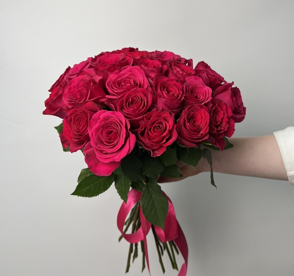 Букет из 25 малиновых роз