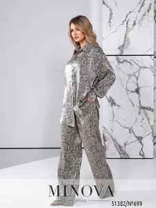 Костюм 699-черный-молочный Minova