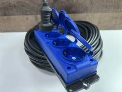 Удлинитель на буте ПВС 2х2,5 30 м/каучуковый вилка и 3х колодка цвет синий