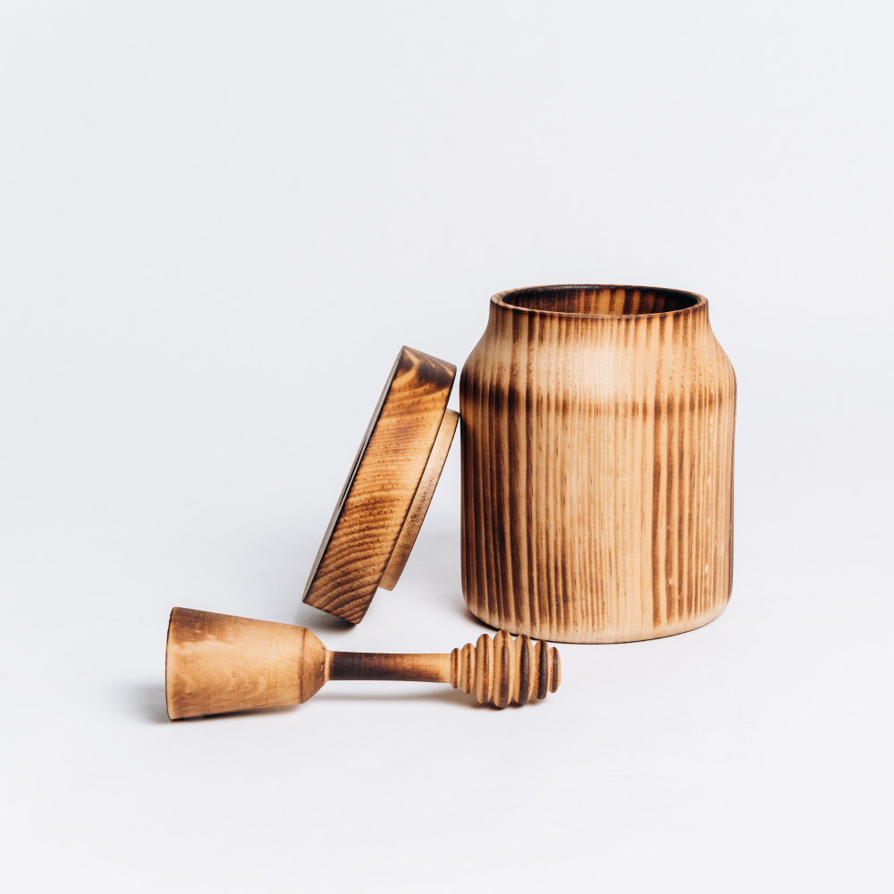 Деревянная чашка (бочонок) для мёда с крышкой и ложечкой для меда из древесины кедра. KD3