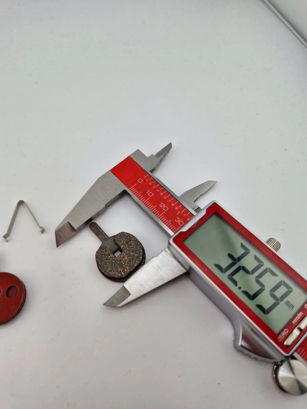 - -  Тормозные колодки для велосипеда и электросамоката TP-011G