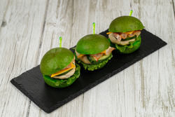 Мини бургер с индейкой и беконом