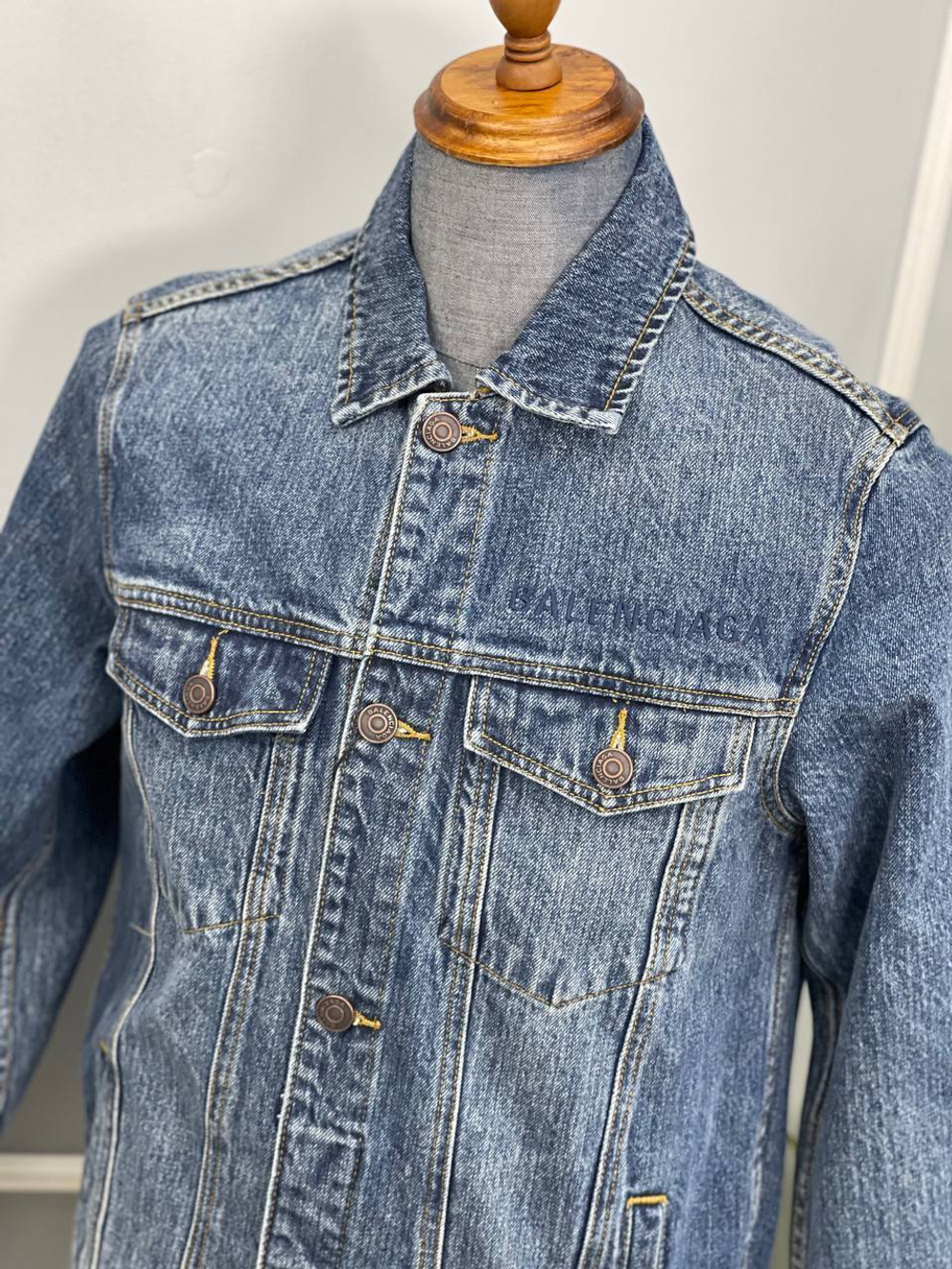 Джинсовая куртка Balenciaga