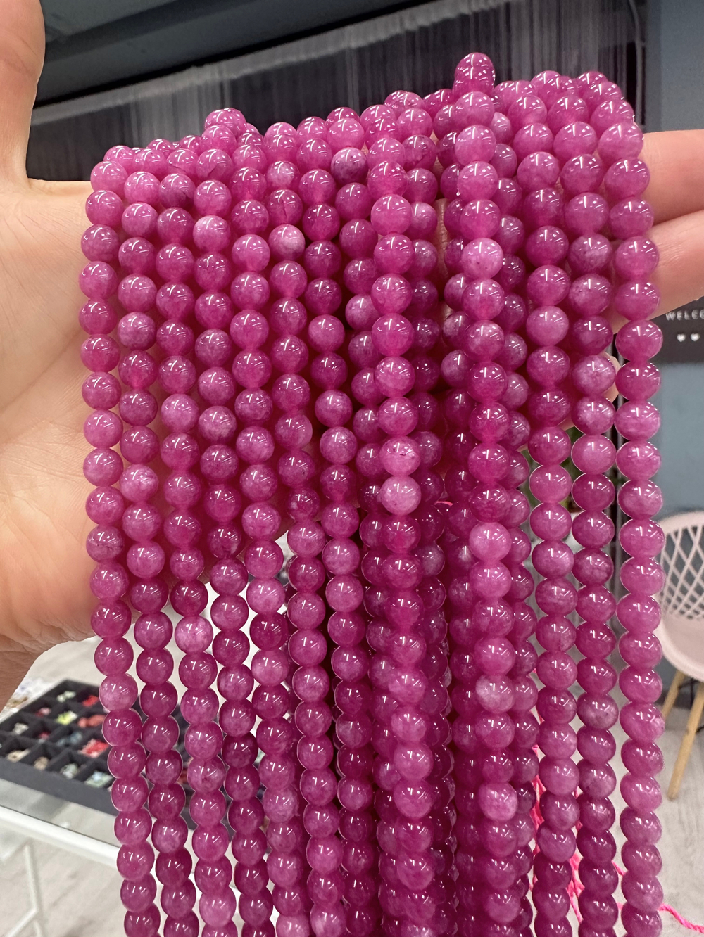 Нить бусин из тонированного кварца 6,4мм, гладкие