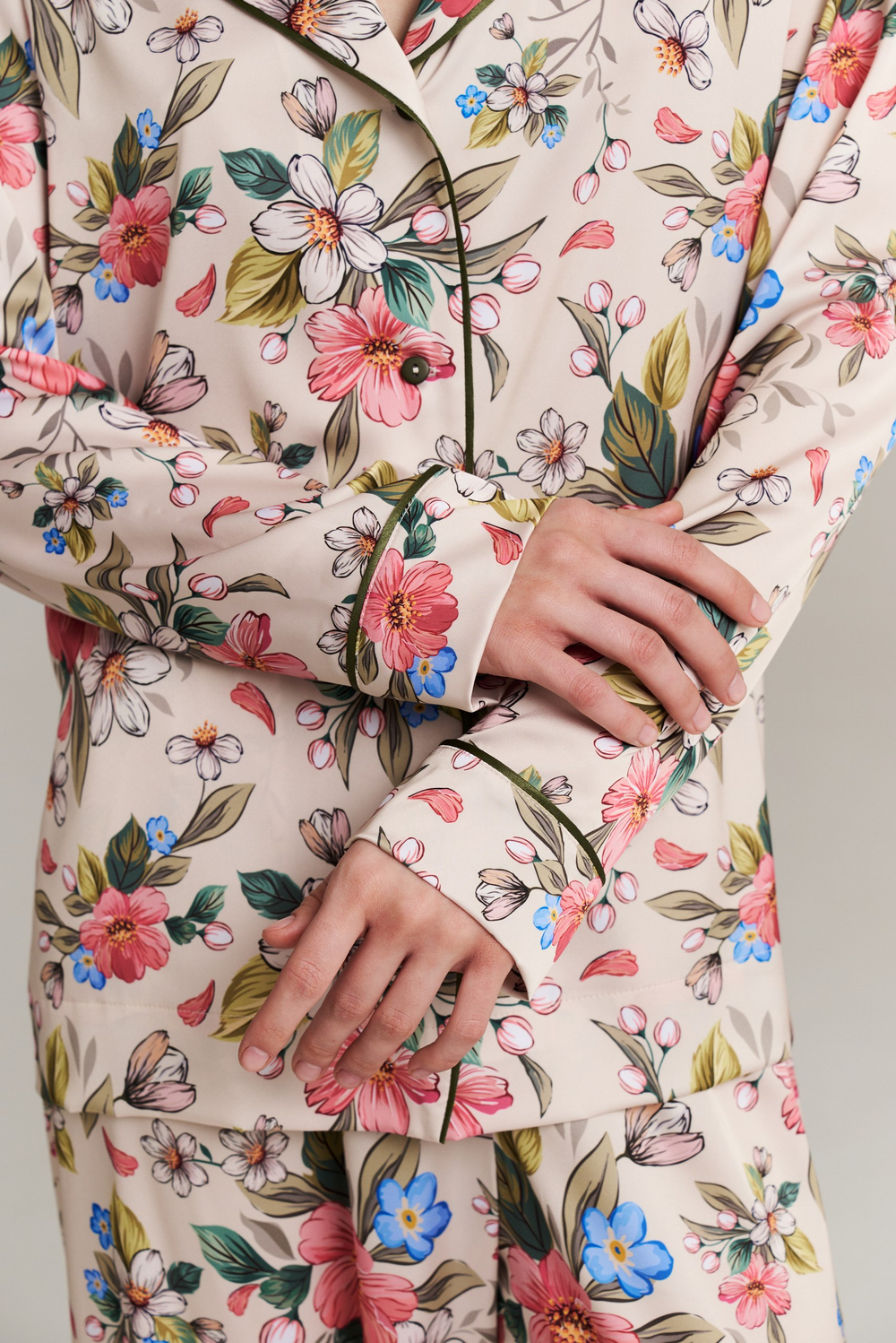 Пижамная блуза с кантом из шелка