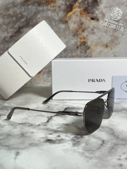 Солнечные очки Prada