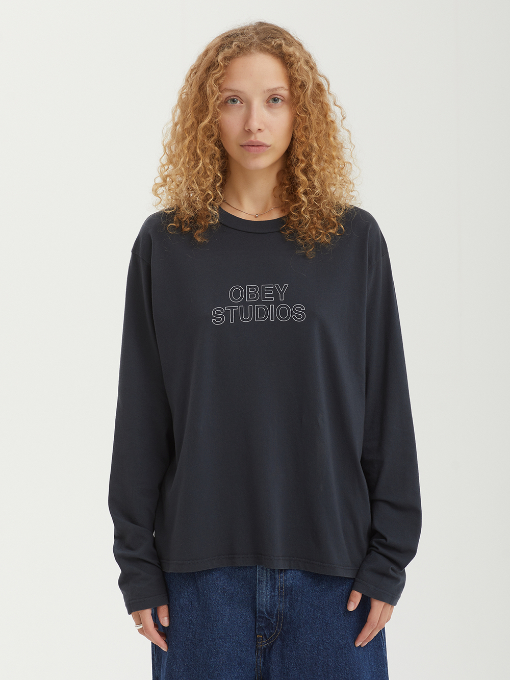 Джемпер Obey Studios Outline