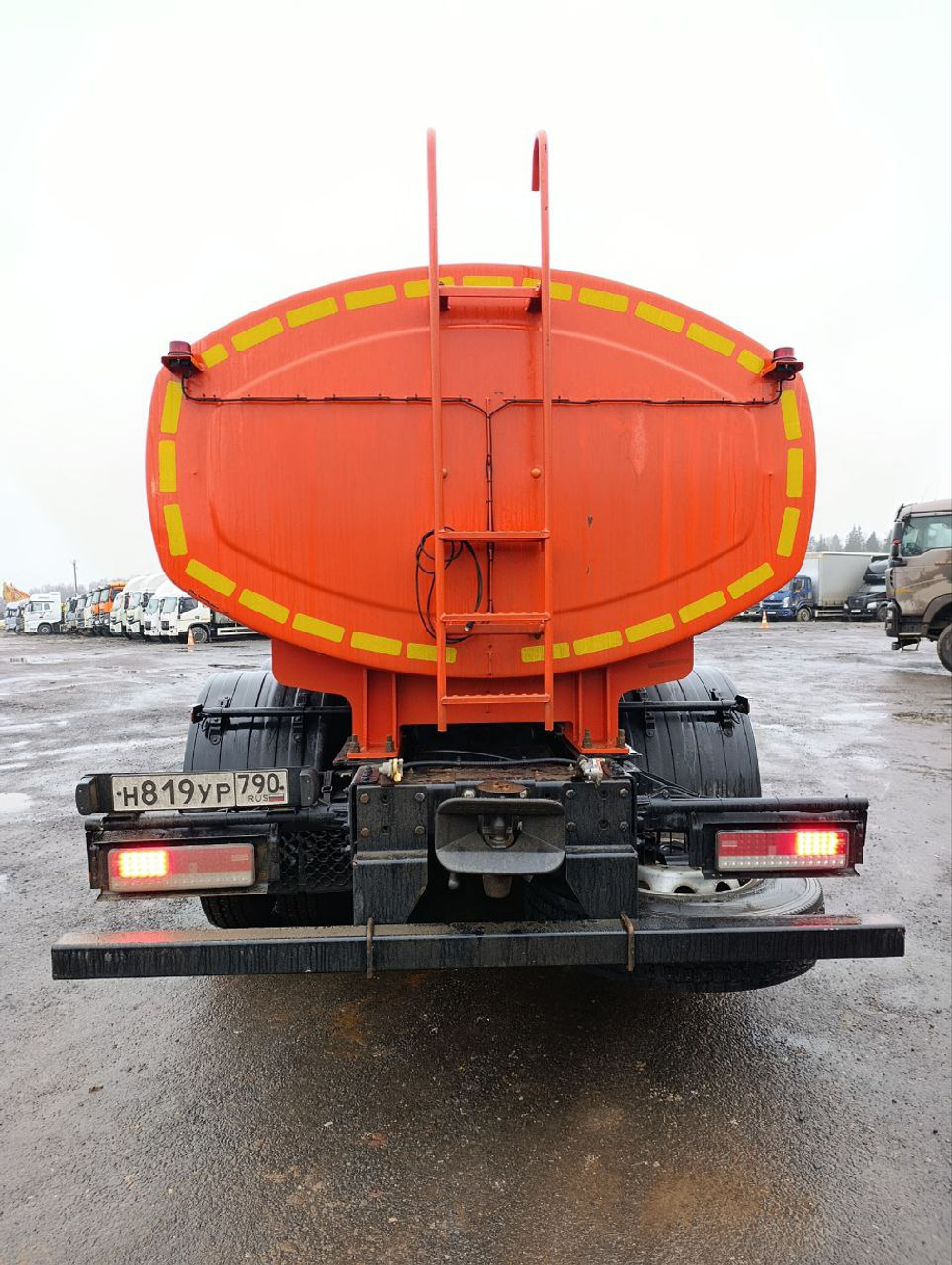 КамАЗ 65115 6x4 КДМ КО-823 (Дизельный, 6,7 л, 292 л.с., МТ)