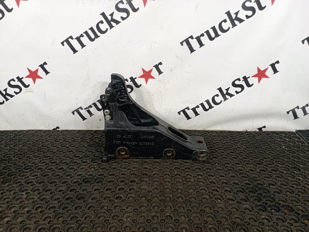 Кронштейн торсиона кабины правый 2018г