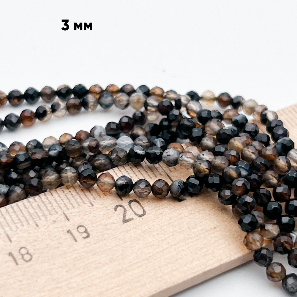 Агат черный граненый бусины, тонирован, диаметр около 3 мм, цена за нить 38 см