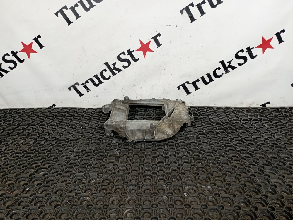 Кронштейн эбу двигателя