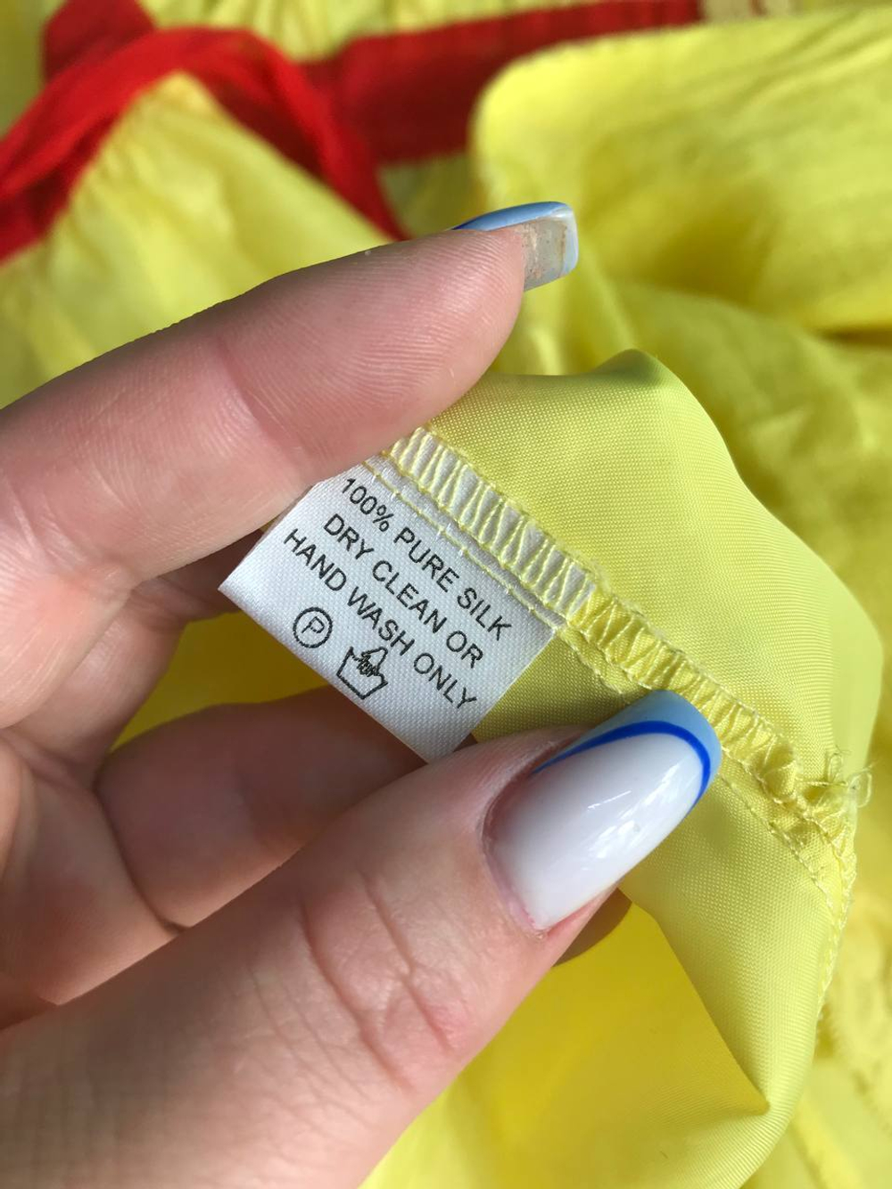 Платье шелковое с ярким акцентом, маркировка L, визуально на 48 размер