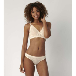 Трусы Triumph Smart Lace Brazilian