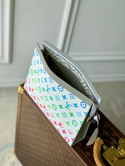 Louis Vuitton Pochette Voyage MM