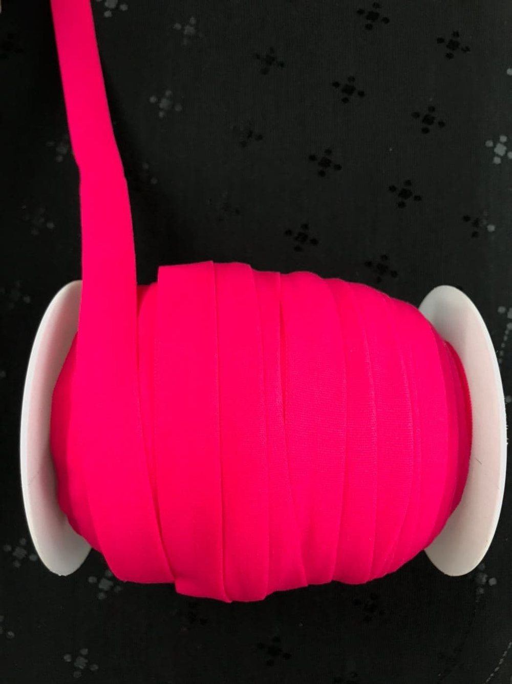 Бейка матовая ярко-розовая 15 мм