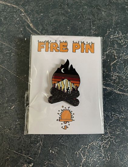 Значок металлический на одежду/Пин. CampFire