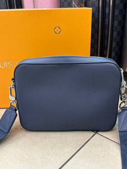 Сумка-мессенджер Louis Vuitton