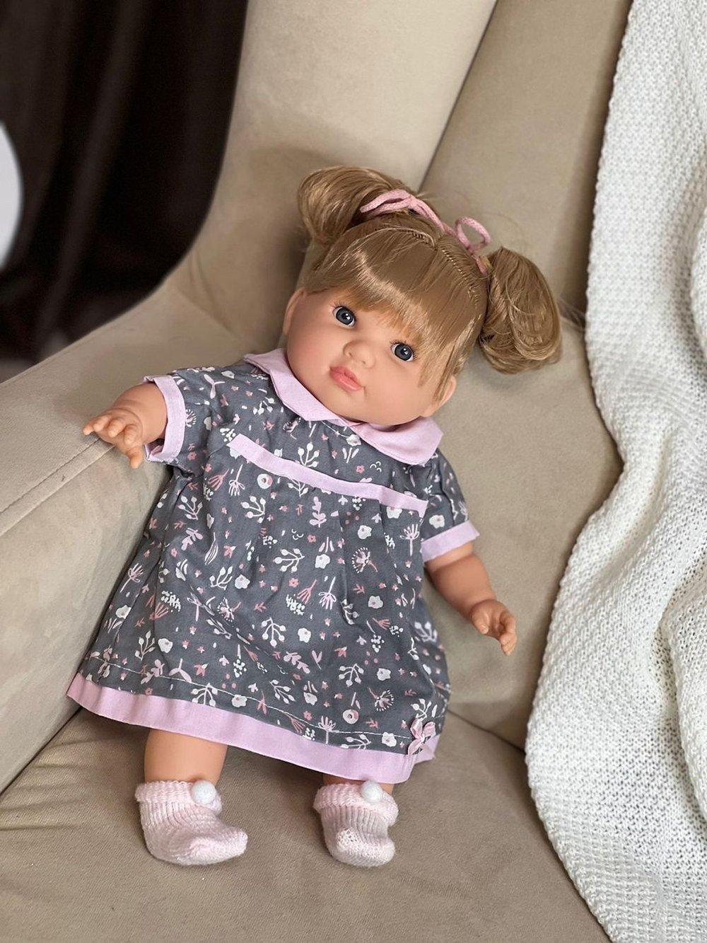 Кукла Berbesa мягконабивная 42см SANDRA в пакете (4422K)