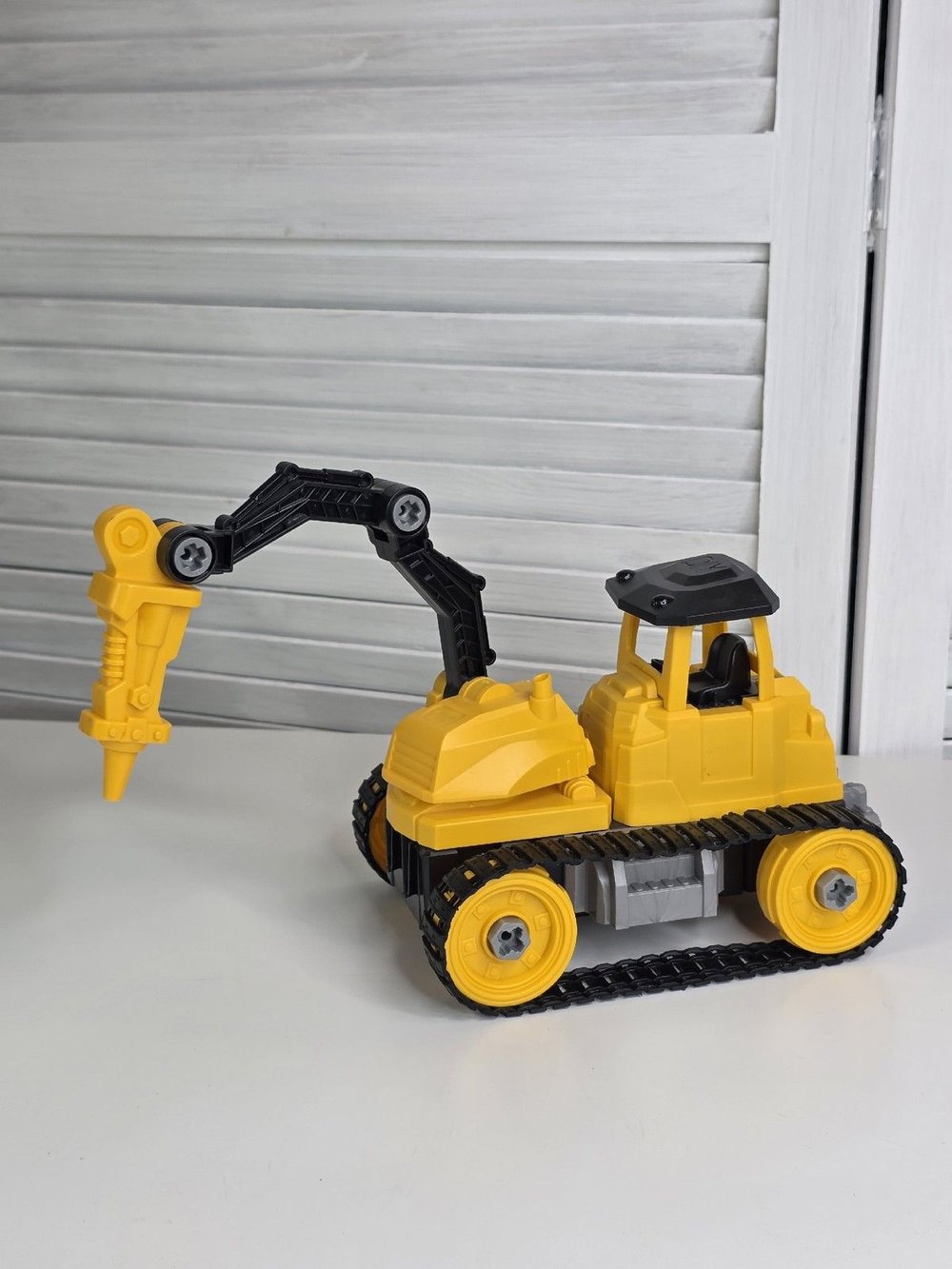 Игрушка Трактор-конструктор с отверткой в коробке (200246316)