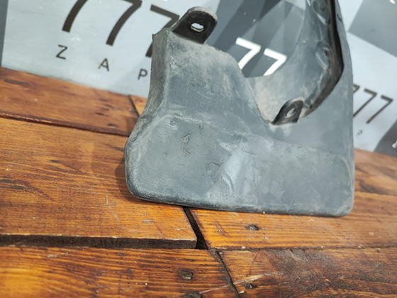 Брызговик задний правый Toyota RAV4 IV (XA40) 12-15 Б/У Оригинал 7662542140