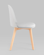 Стул Fog с подушкой светло-серый деревянные ножки