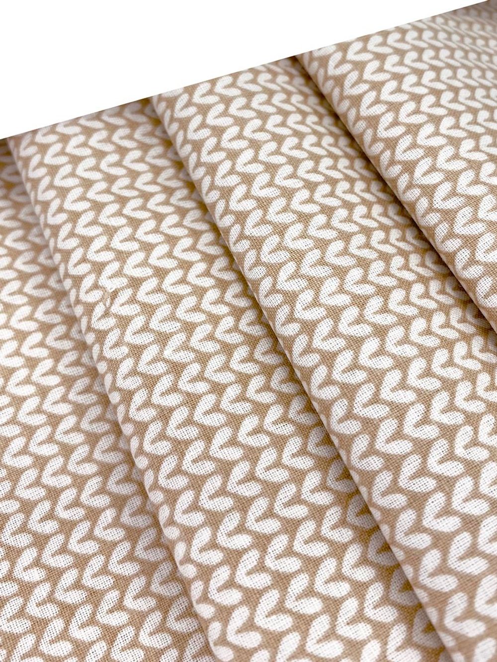 Простынь на резинке Сказка "Вязание на бежевом" 160х200 см, перкаль