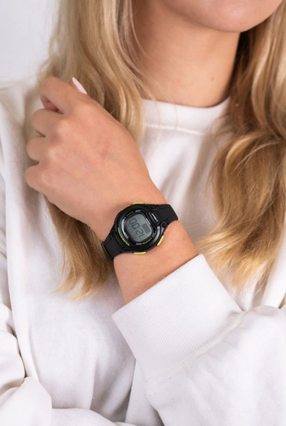 Японские наручные часы Casio Collection LW-203-1B