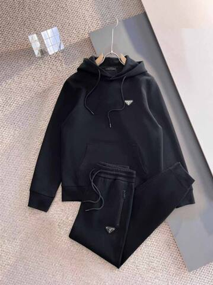 Спортивный костюм Prada