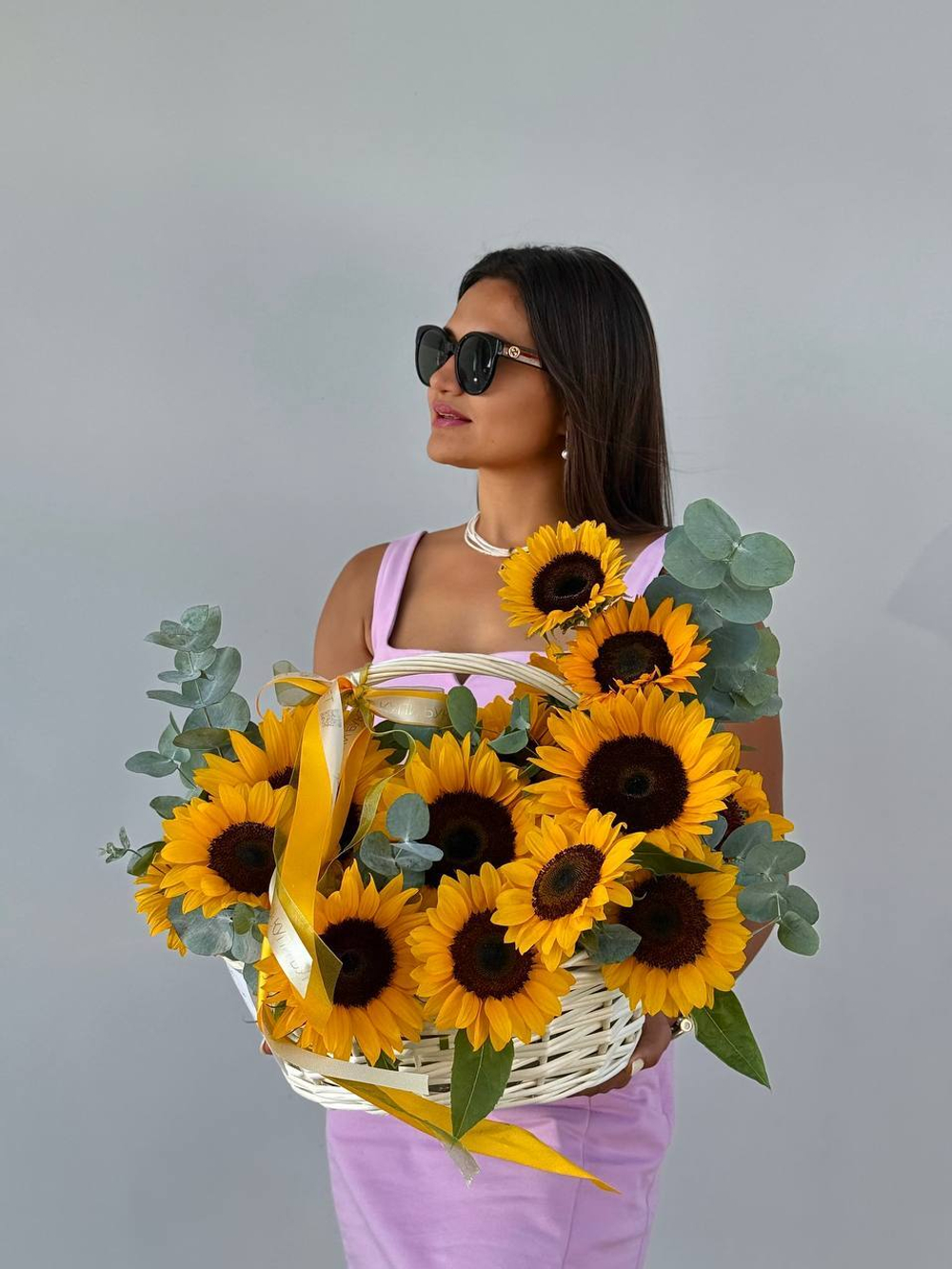 Корзина с подсолнухами S