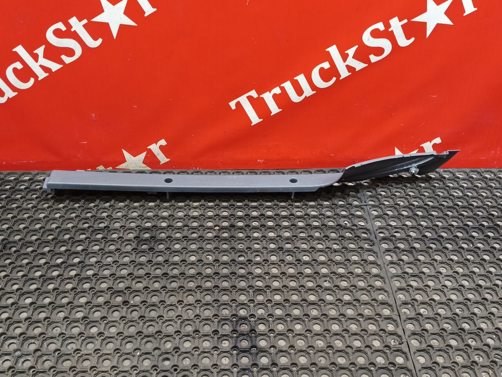 Накладка потолка правая