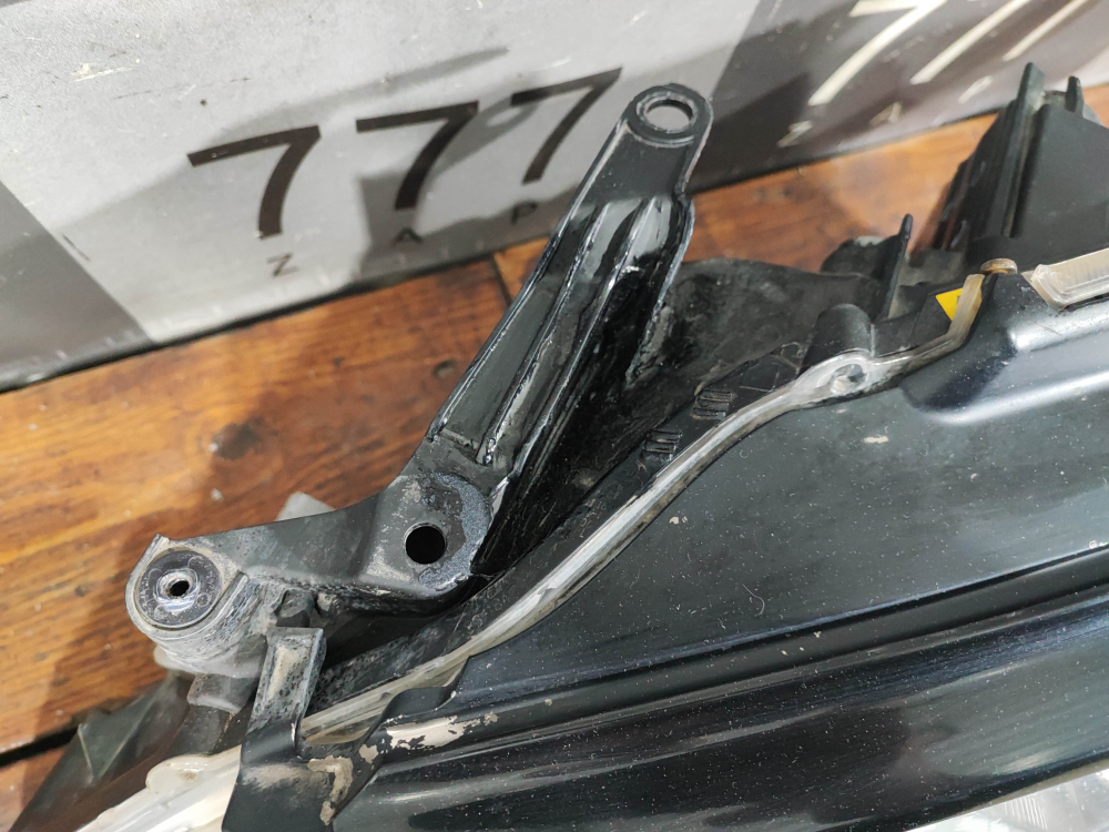 Фара левая ксенон Toyota Camry (XV50) 14-17 Б/У Оригинал 8118533891