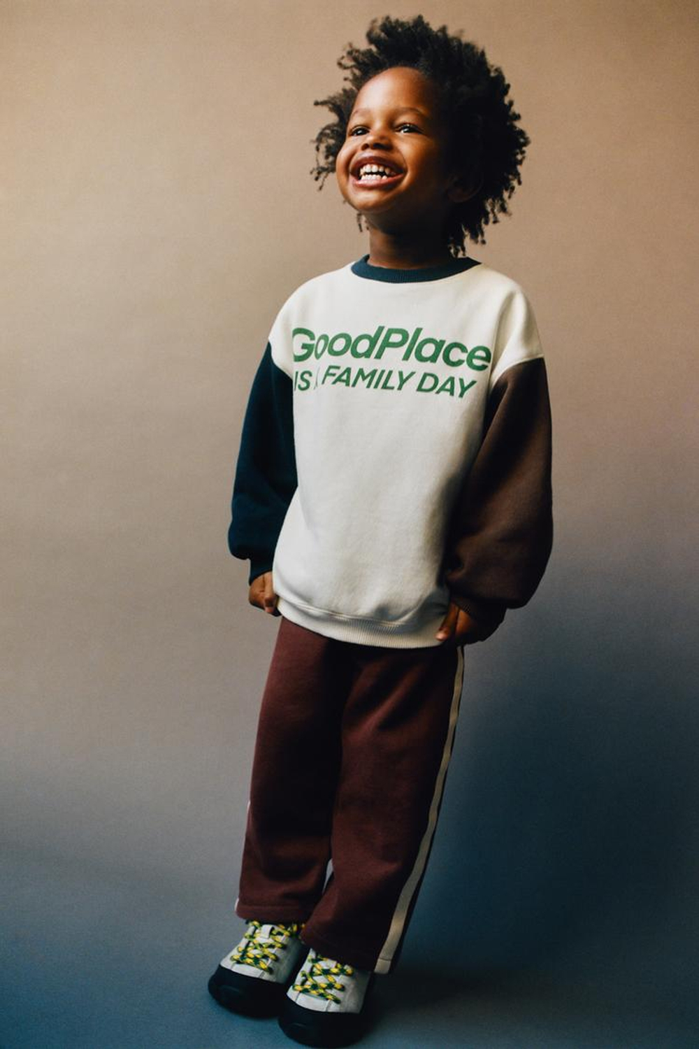 ZARA ТОЛСТОВКА С РУКАВАМИ РЕГЛАН И НАДПИСЬЮ, ЭКРЮ