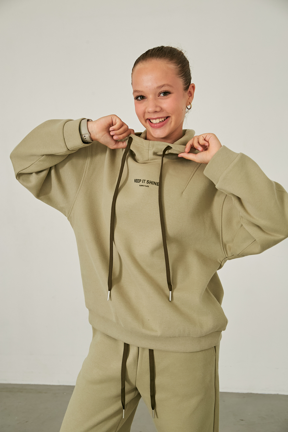 Худи уни DELORAS 22381