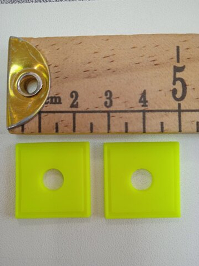 Нашивки под шнур (силикон 2х2). Цвет- Желтый неон