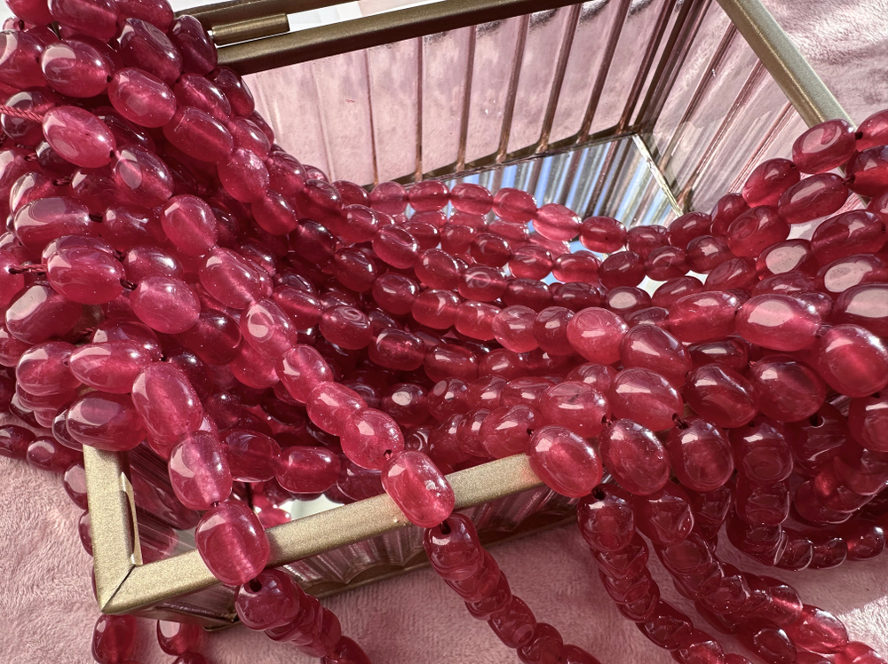 Нить бусин из тонированного кварца 7-8мм (галтовка)