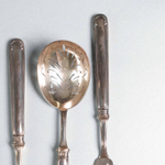 Сервировочный набор из четырех предметов в оригинальном футляре