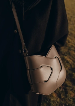 POLENE СУМКА NODDE HOBO, СЕРО-КОРИЧНЕВЫЙ