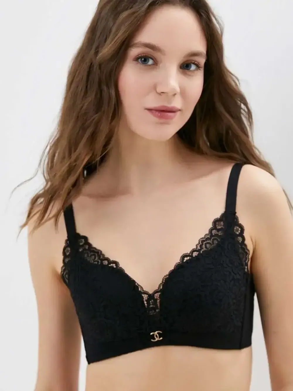 Бюстгальтер с треугольными чашками