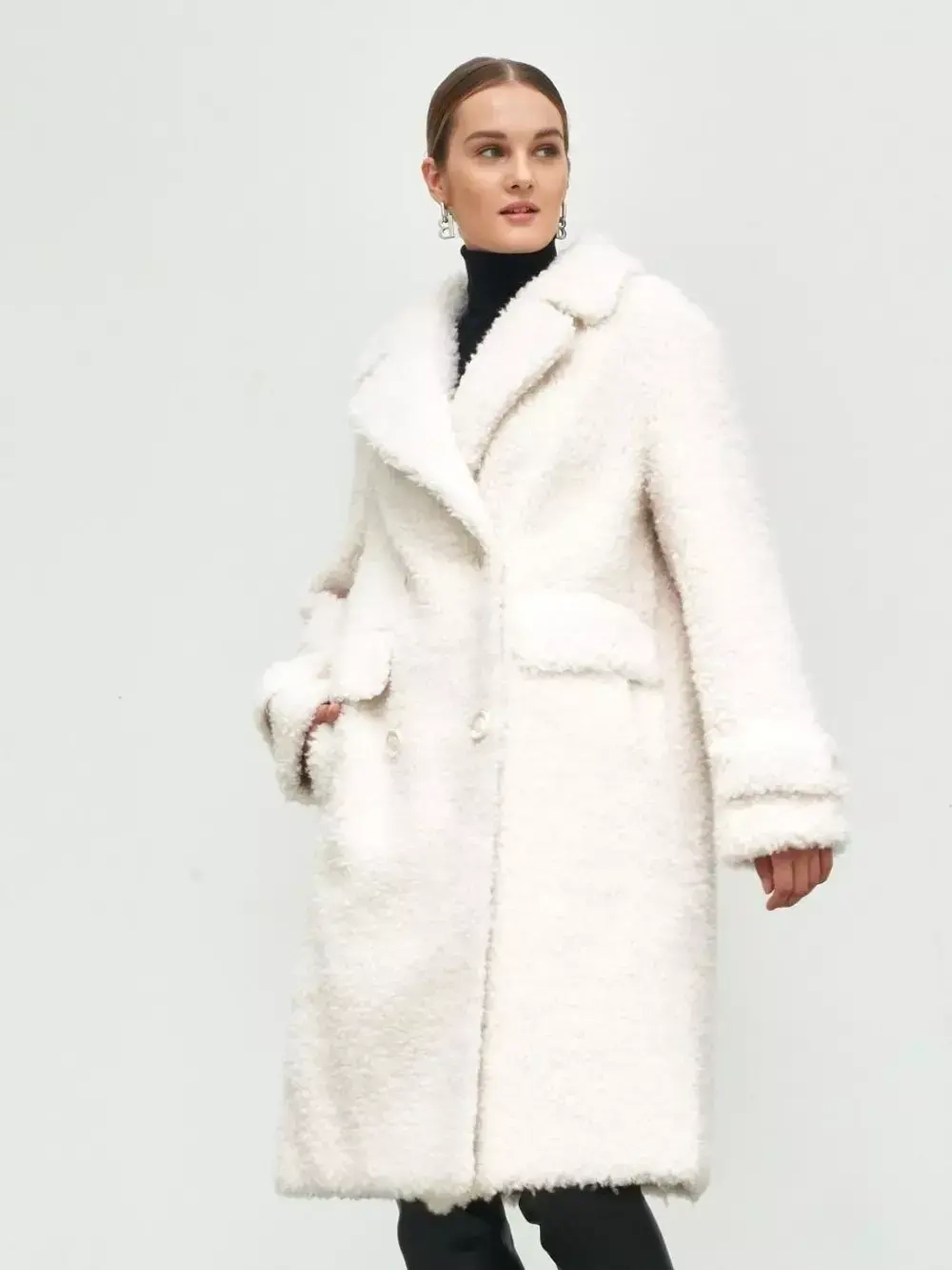 Шуба из шерсти мериноса чебурашка, белая, SilverFox