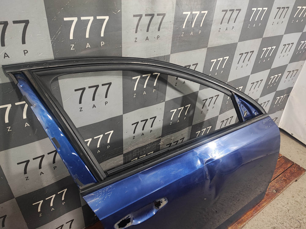 Дверь передняя правая Skoda Octavia 3 (A7) 13-20 Б/У Оригинал 5E0831052B