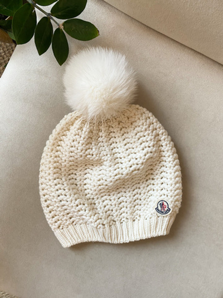 Шапка Moncler на 4-5 лет