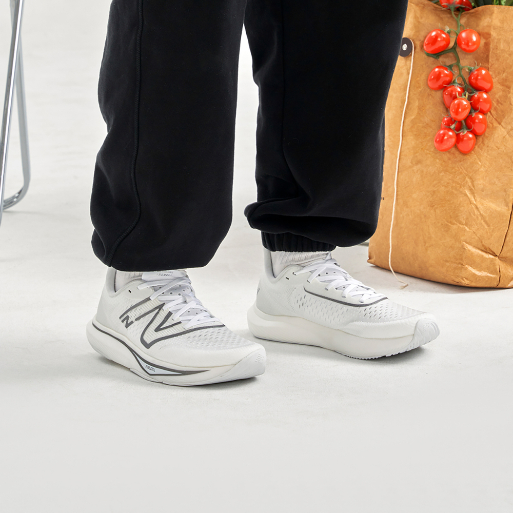 Кроссовки New Balance FuelCell Rebel v3, MFCXMW3