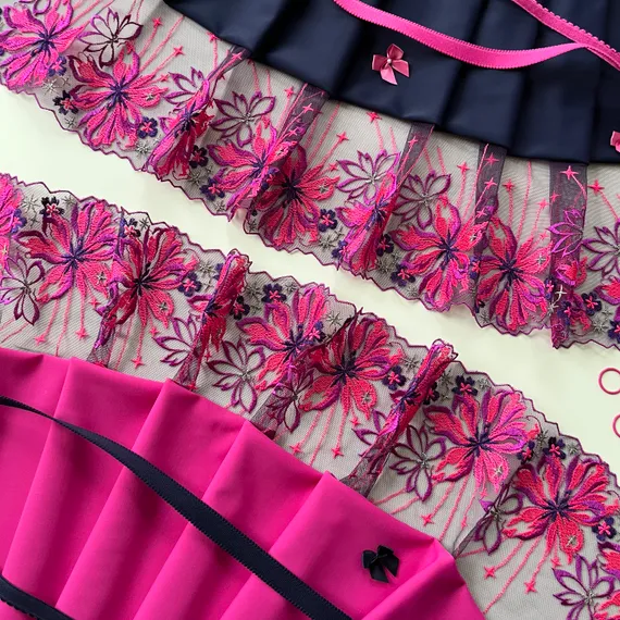 Вышивка на сетке фиолетовая/неон 24 см (левая)