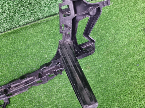 Кронштейн решетки Mercedes GLS X167 (2023-н.в.)