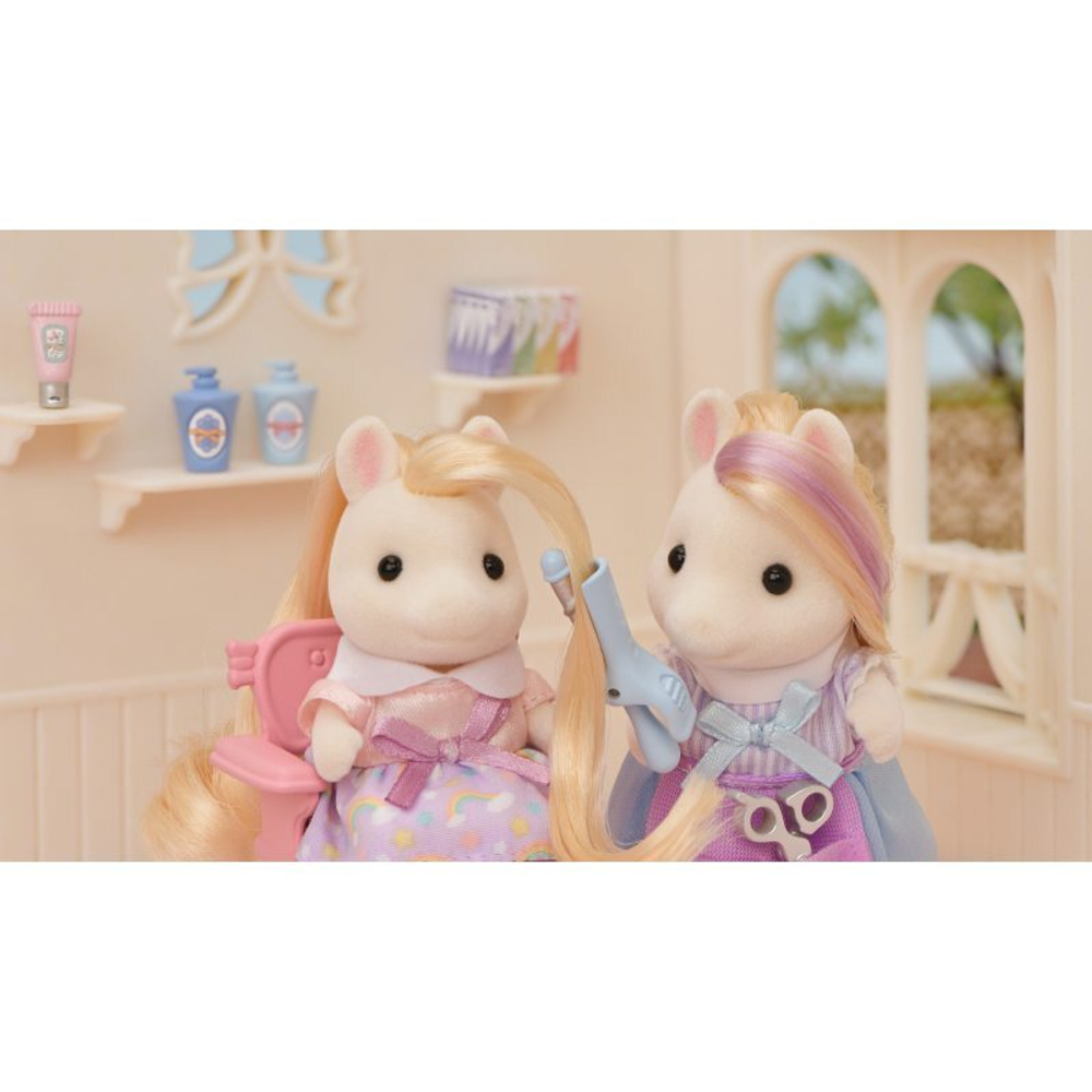 Набором Sylvanian Families Игровая площадка Салон красоты Пони