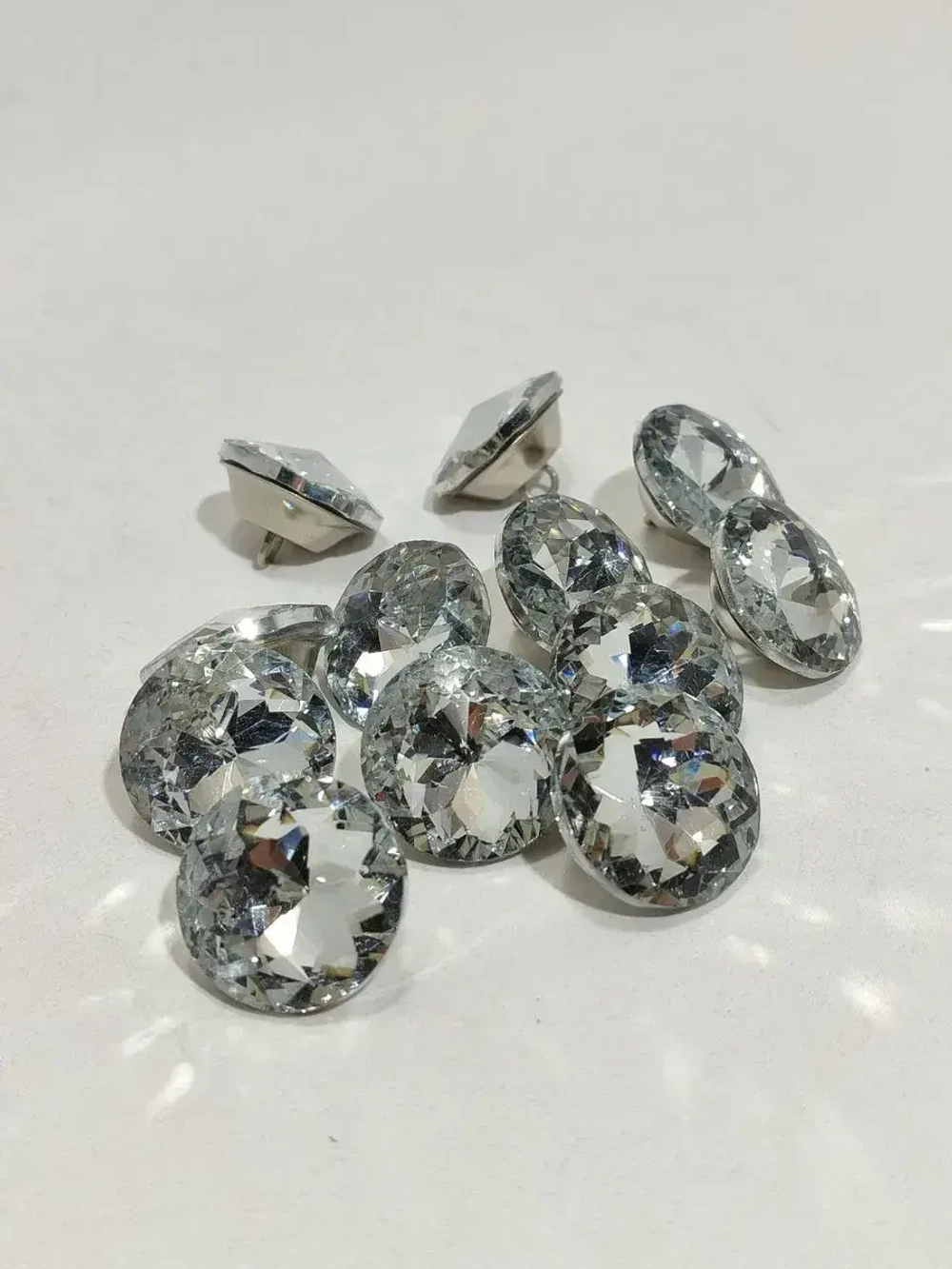 Купить стразы для перетяжки мебели на Вайлдберриз