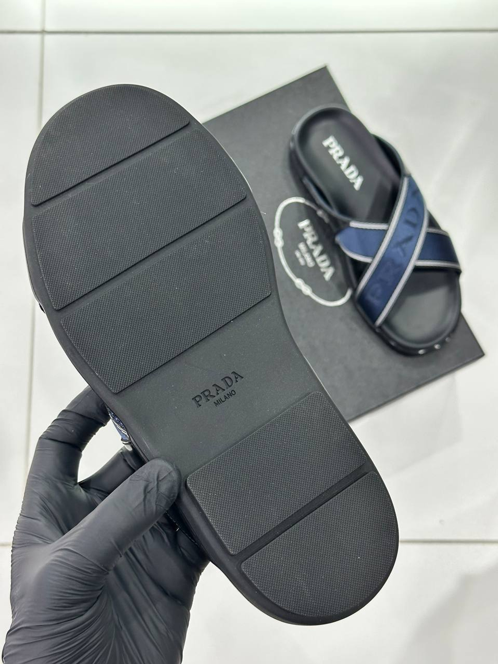 Шлёпанцы Prada
