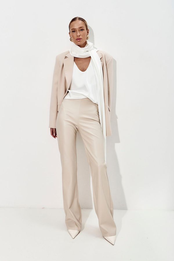 Брюки клеш из экокожи серо-бежевого цвета