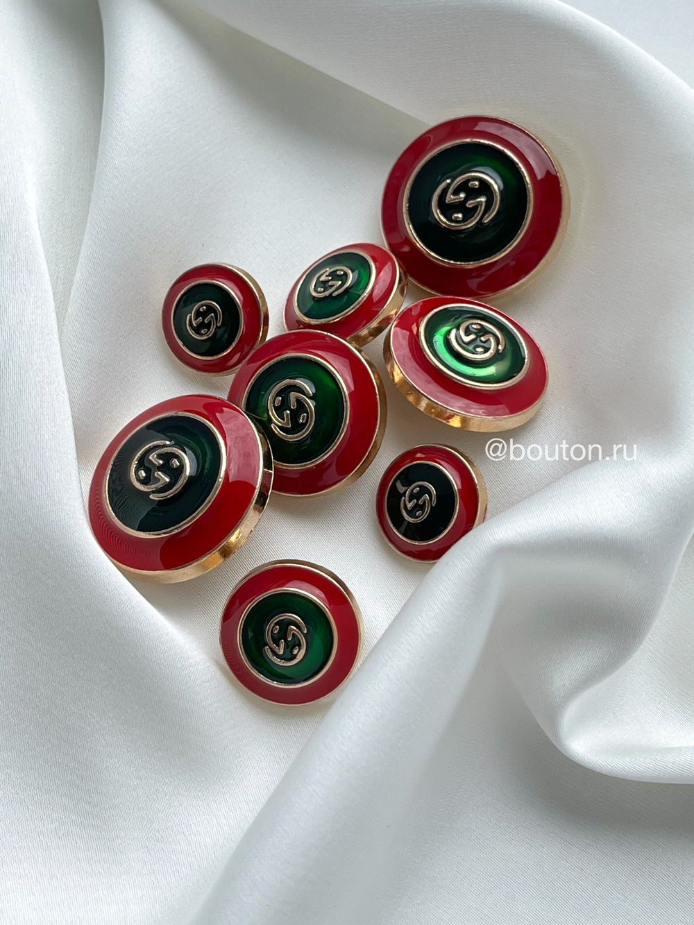 Пуговицы Гучч. Красные Классика